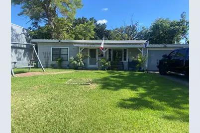 2912 9th Street, Bay City, TX 77414 - Photo 1