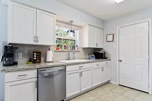 2809 La Mesa St, Bay City, TX 77414 - Photo 8