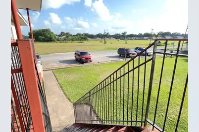 3021 Sycamore Ave Apt #1, Bay City, TX 77414 - Photo 8