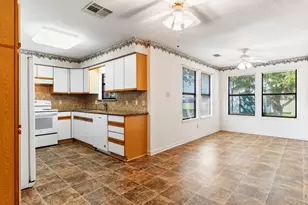 1816 Leissner, Bay City, TX 77414 - Photo 4