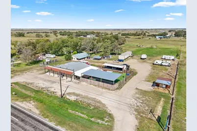 1520 State Highway 35 S, Palacios, TX 77465 - Photo 2