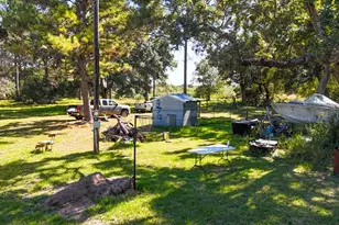 979 N Fm 647 Rd, Louise, TX 77455 - Photo 16