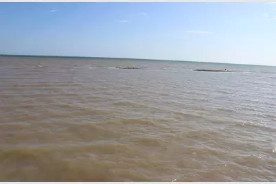 3317 Bay Point Dr, Palacios, TX 77465 - Photo 4