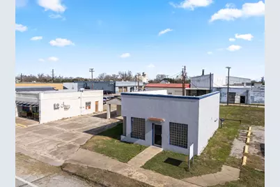 2015 Avenue F, Bay City, TX 77414 - Photo 2