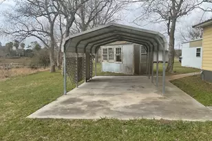 625 Lakeview Dr, Markham, TX 77414 - Photo 20