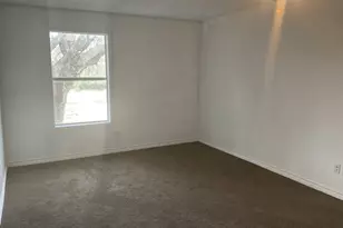 625 Lakeview Dr, Markham, TX 77414 - Photo 6