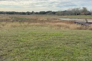 625 Lakeview Dr, Markham, TX 77414 - Photo 10