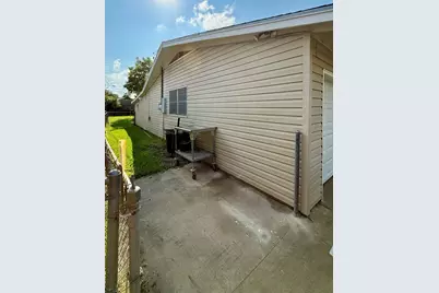 216 Burnet, Port Lavaca, TX 77979 - Photo 2