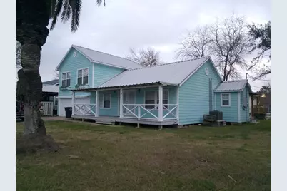 111 Duson, Palacios, TX 77465 - Photo 1