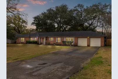 910 6th Street, Bay City, TX 77414 - Photo 2