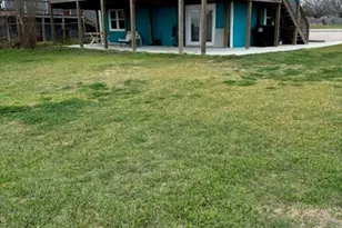 401 E Bayshore Dr, Palacios, TX 77465 - Photo 4