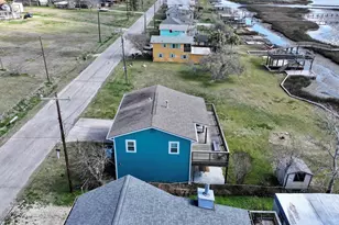 401 E Bayshore Dr, Palacios, TX 77465 - Photo 32