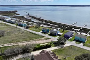 401 E Bayshore Dr, Palacios, TX 77465 - Photo 44