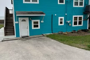 401 E Bayshore Dr, Palacios, TX 77465 - Photo 2