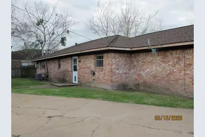 403 Lotus, Lake Jackson, TX 77566 - Photo 6