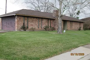 403 Lotus, Lake Jackson, TX 77566 - Photo 4