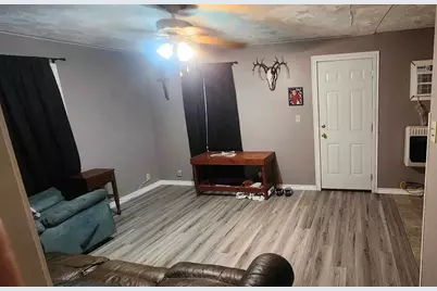 411 &amp; 411 1/2 Humphrey Ave, Palacios, TX 77465 - Photo 2