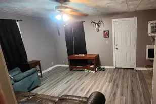 411 &amp 411 1/2 Humphrey Ave, Palacios, TX 77465 - Photo 2