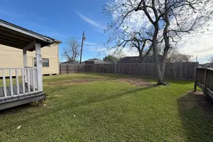 406 Snow Dr, West Columbia, TX 77486 - Photo 22