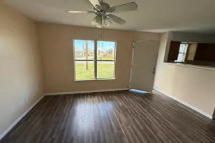 406 Snow Dr, West Columbia, TX 77486 - Photo 6