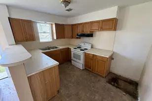 406 Snow Dr, West Columbia, TX 77486 - Photo 10