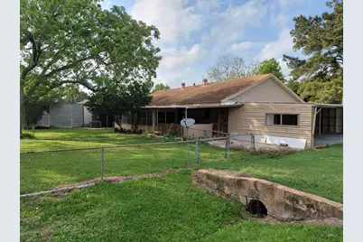 1518 Ave. B, Danbury, TX 77534 - Photo 34
