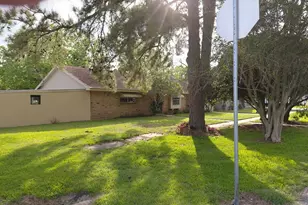 1518 Avenue B, Danbury, TX 77534 - Photo 32