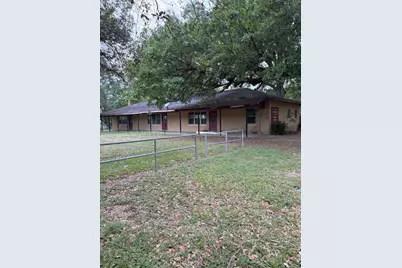 2318 Ave K, Bay City, TX 77414 - Photo 1