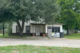 2208 Live Oak, Bay City, TX 77414 - Photo 1