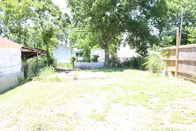 410 Morton Ave, Palacios, TX 77465 - Photo 6