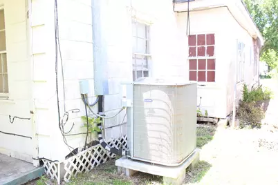 410 Morton Ave, Palacios, TX 77465 - Photo 2