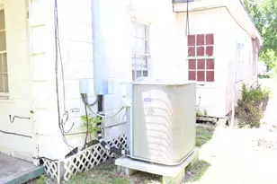 410 Morton Ave, Palacios, TX 77465 - Photo 2