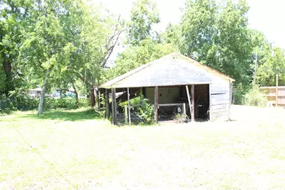 410 Morton Ave, Palacios, TX 77465 - Photo 4