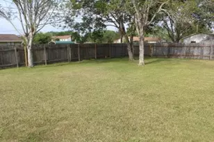 300 Austin, Palacios, TX 77465 - Photo 16
