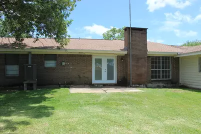 300 Austin, Palacios, TX 77465 - Photo 26