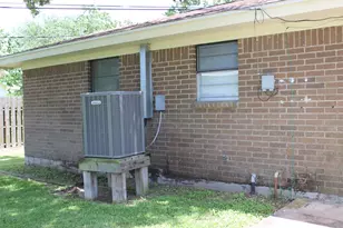 300 Austin, Palacios, TX 77465 - Photo 8
