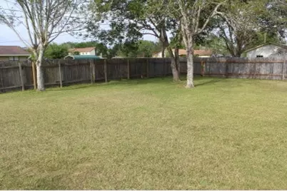 300 Austin, Palacios, TX 77465 - Photo 22