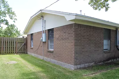 300 Austin, Palacios, TX 77465 - Photo 12