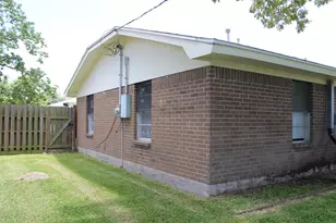 300 Austin, Palacios, TX 77465 - Photo 12