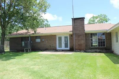 300 Austin, Palacios, TX 77465 - Photo 22