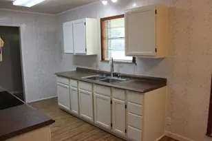 300 Austin, Palacios, TX 77465 - Photo 4