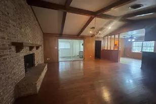 307 Market St, Louise, TX 77455 - Photo 8