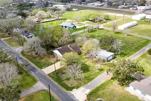 307 Market St, Louise, TX 77455 - Photo 38