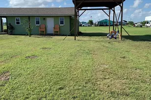 142 Tarpon, Palacios, TX 77465 - Photo 6