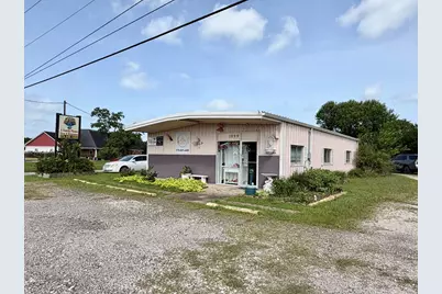 1999 E Mulberry, Angleton, TX 77515 - Photo 2