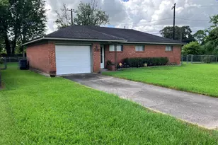 3420 Doris St, Bay City, TX 77414 - Photo 2