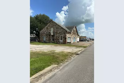705 N Brazosport Blvd, Freeport, TX 77541 - Photo 2