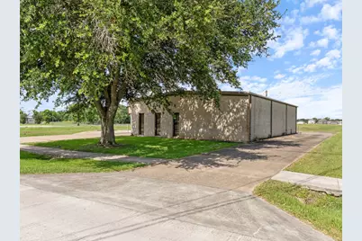 880 Nichols Avenue, Bay City, TX 77414 - Photo 2
