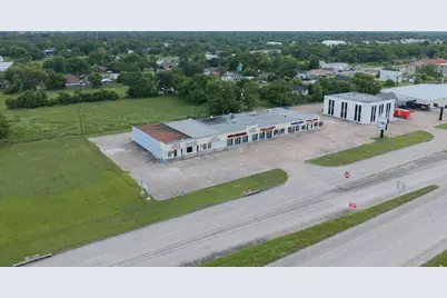 1235 W. Highway 332, Clute, TX 77531 - Photo 2