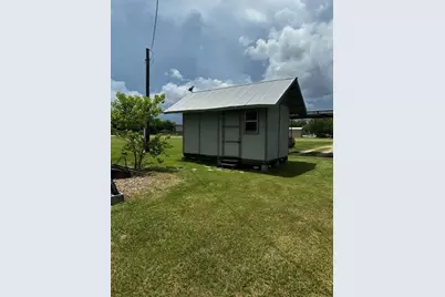 68 Cedar St, Palacios, TX 77465 - Photo 10